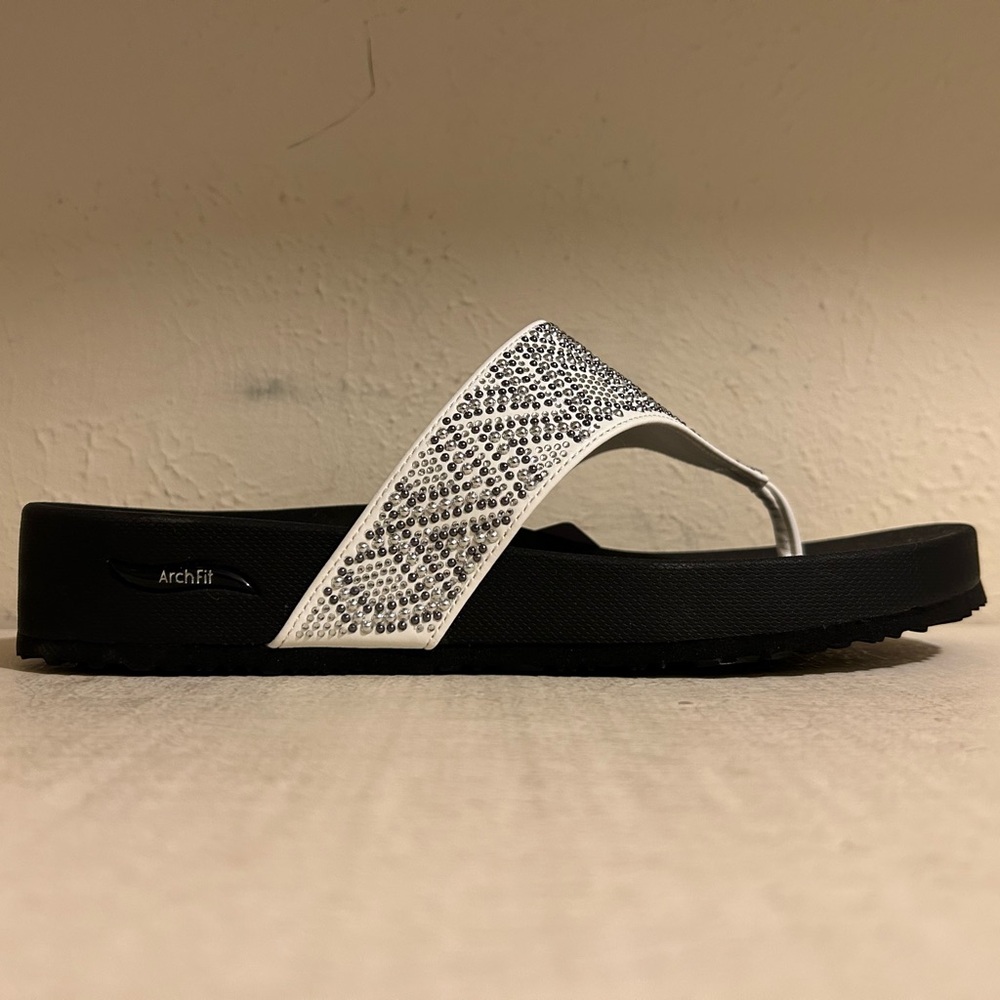 Skechers flip flops